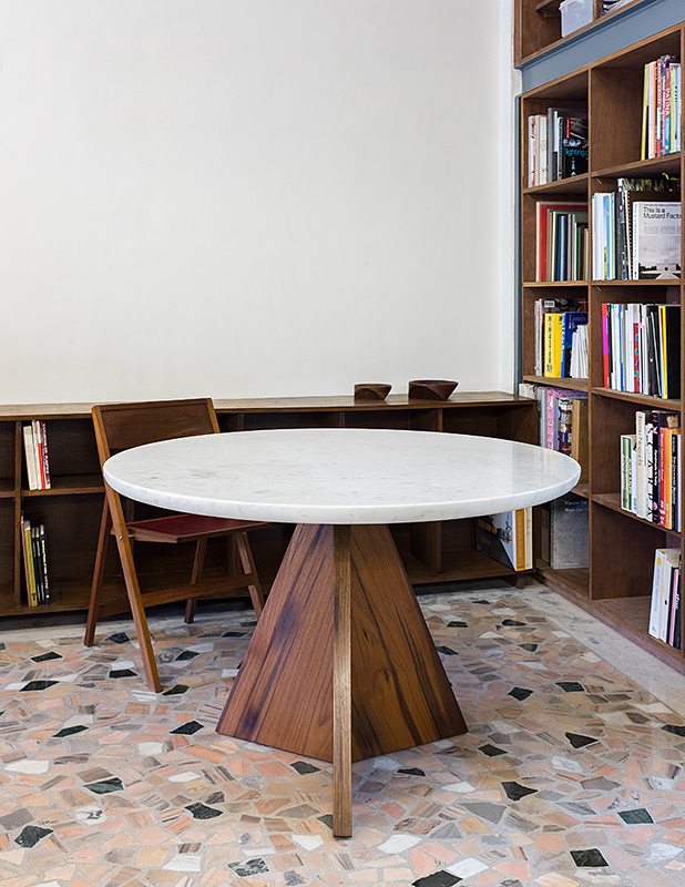 Right Triangle Table, White marble & teak